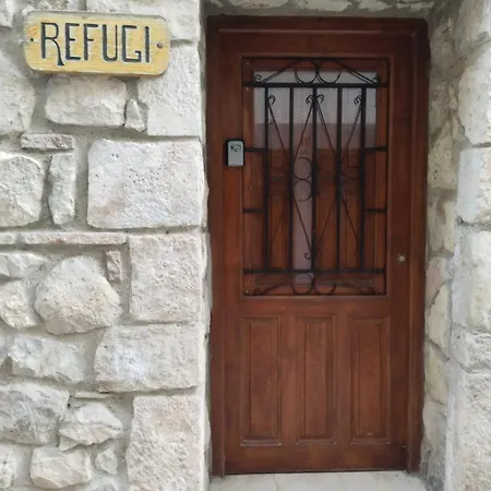 El Refugi Hostel Arboli